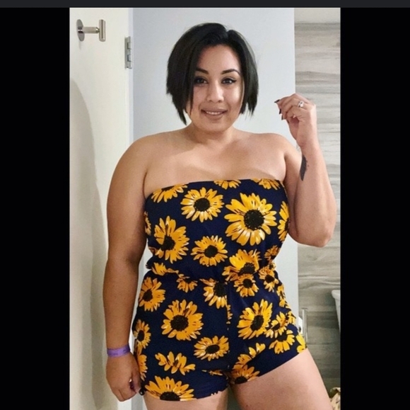 Shein sunflower romper 4x - Picture 2 of 4